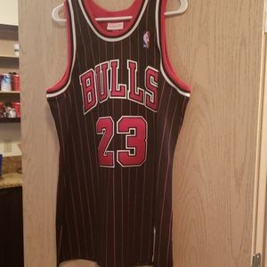 Mitchell & Ness Bulls Authentic